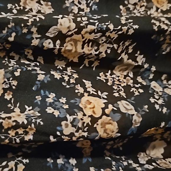 SHEIN Curve 1XL flowy ruffle sleeve v neck floral dress NWOT - Picture 3 of 5